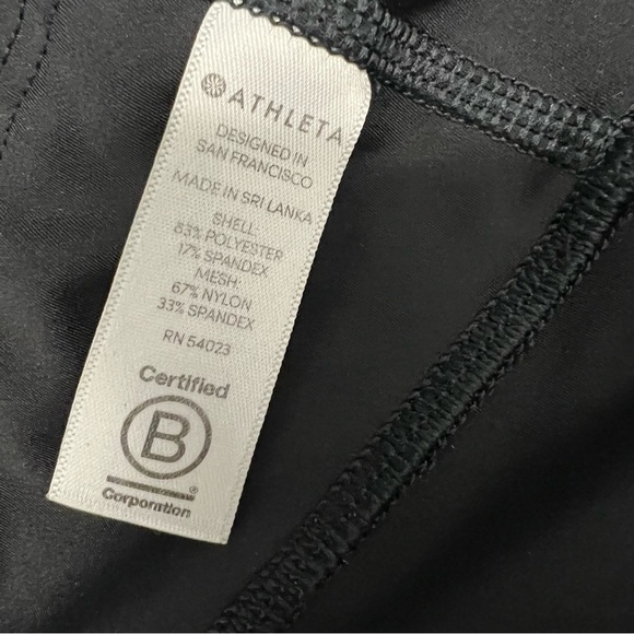 Athleta Stash Pocket Capri Leggings, black size small - Picture 5 of 6